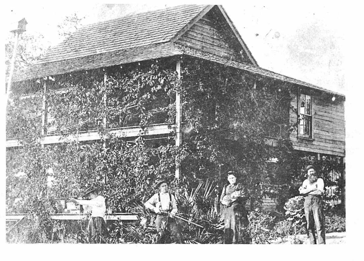 The First Hundred Years of Avon Park, Florida, page 40, figure 1
