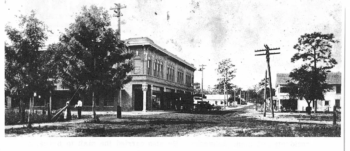 The First Hundred Years of Avon Park, Florida, page 131, figure 1