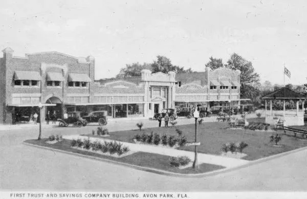 The First Trust and Savings Company building on the Mall, circa 1920