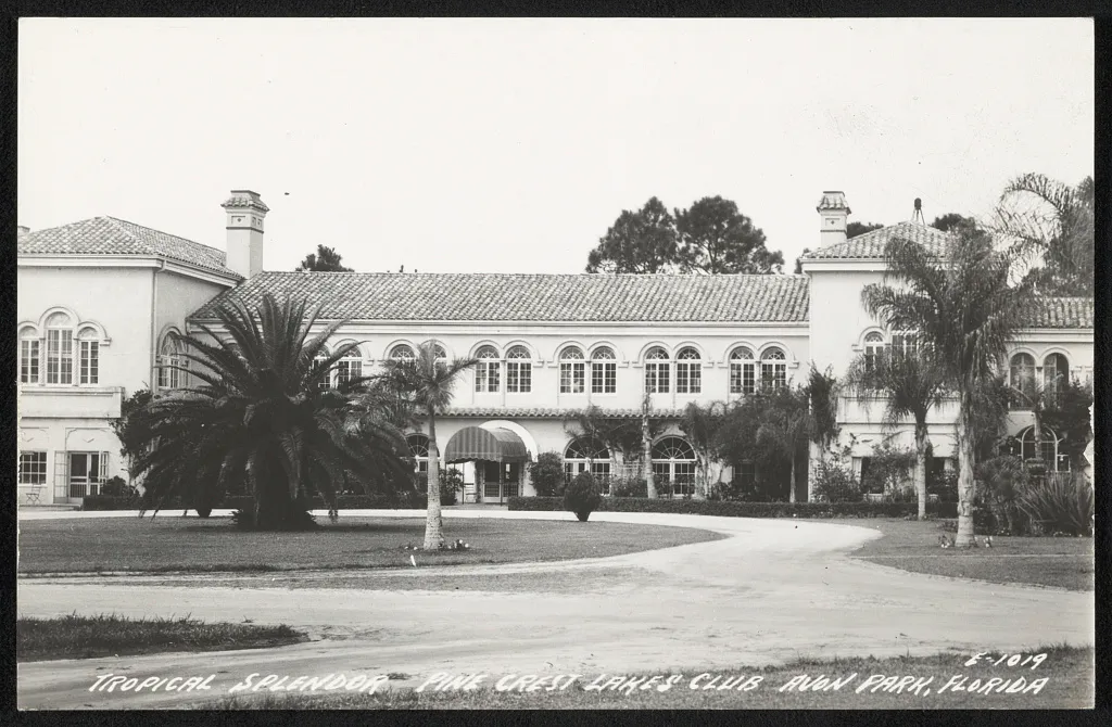 Tropical splendor, Pine Crest Lakes Club