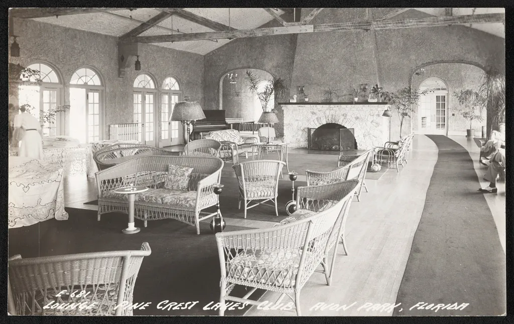 Lounge, Pine Crest Lakes Club, Avon Park, Florida